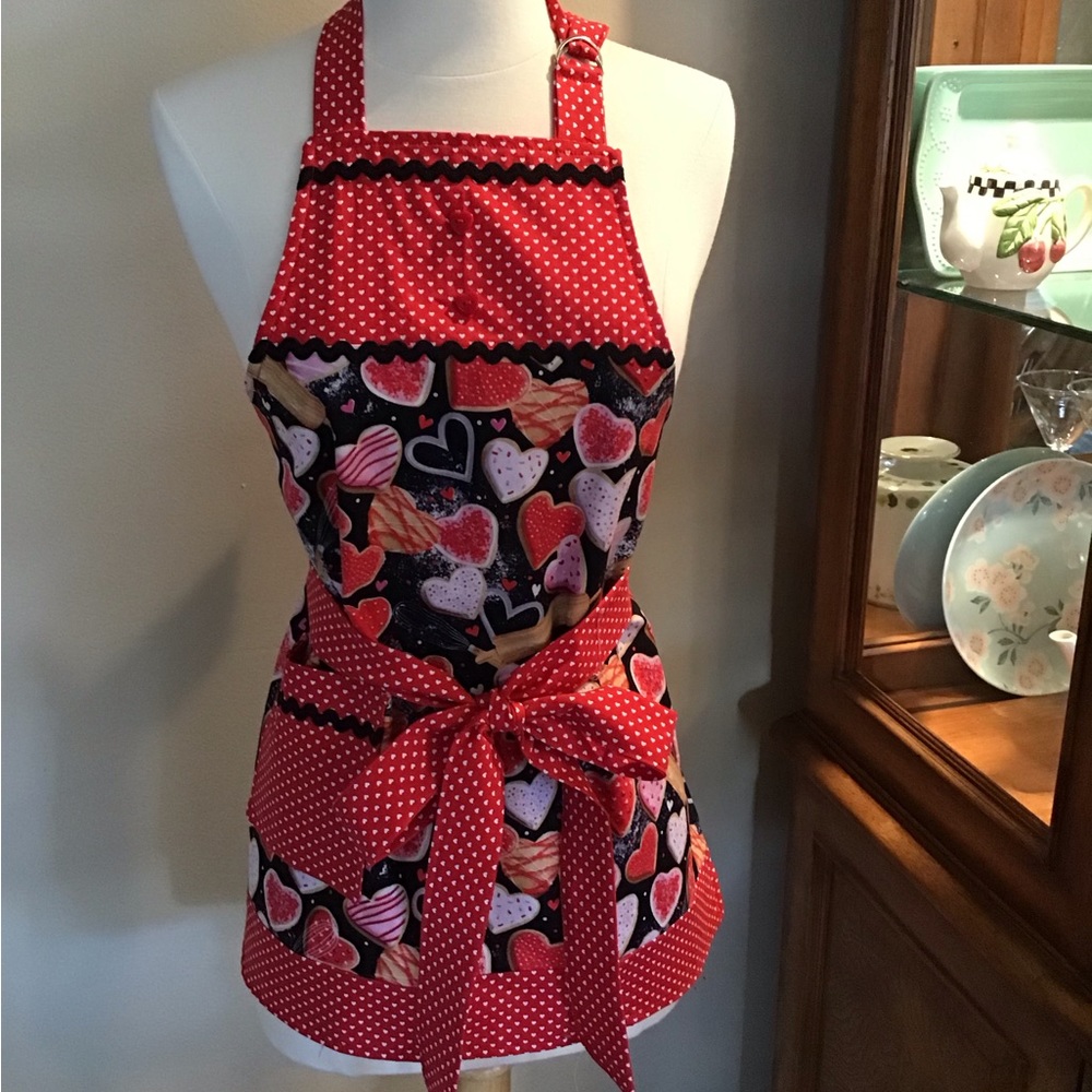 Girls Valentines Day Apron